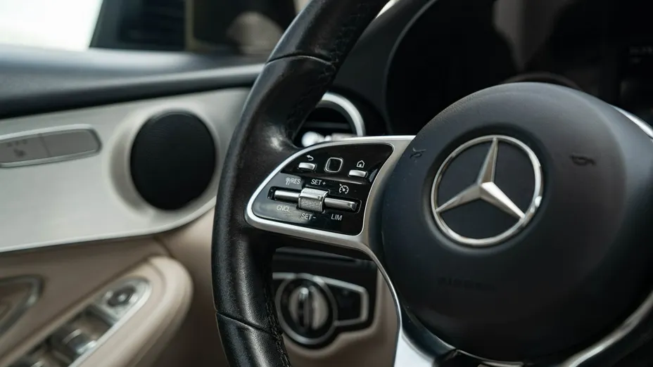 MERCEDES-BENZ GLC -