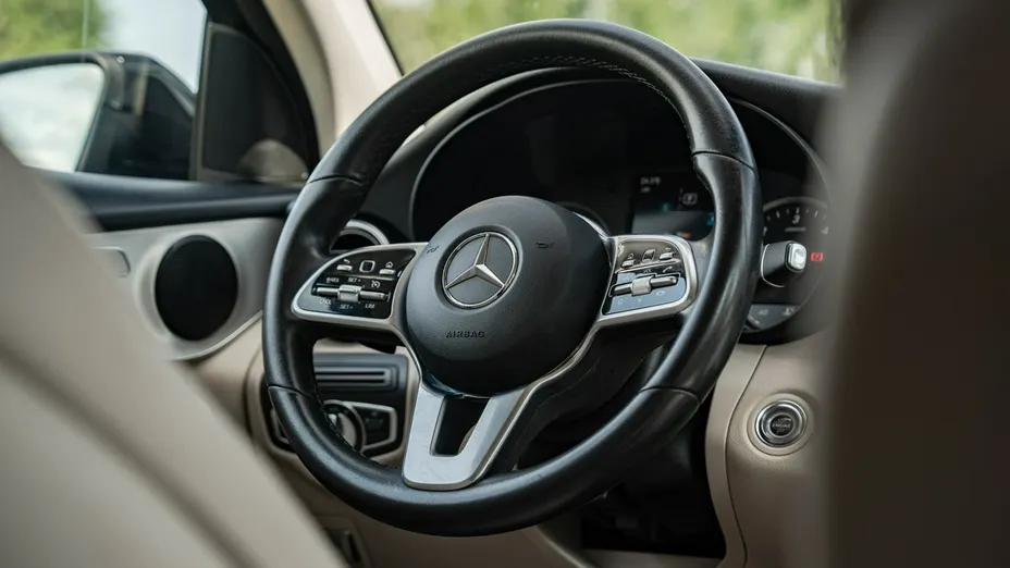 MERCEDES-BENZ GLC -