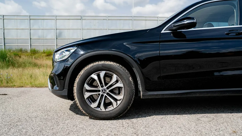 MERCEDES-BENZ GLC -
