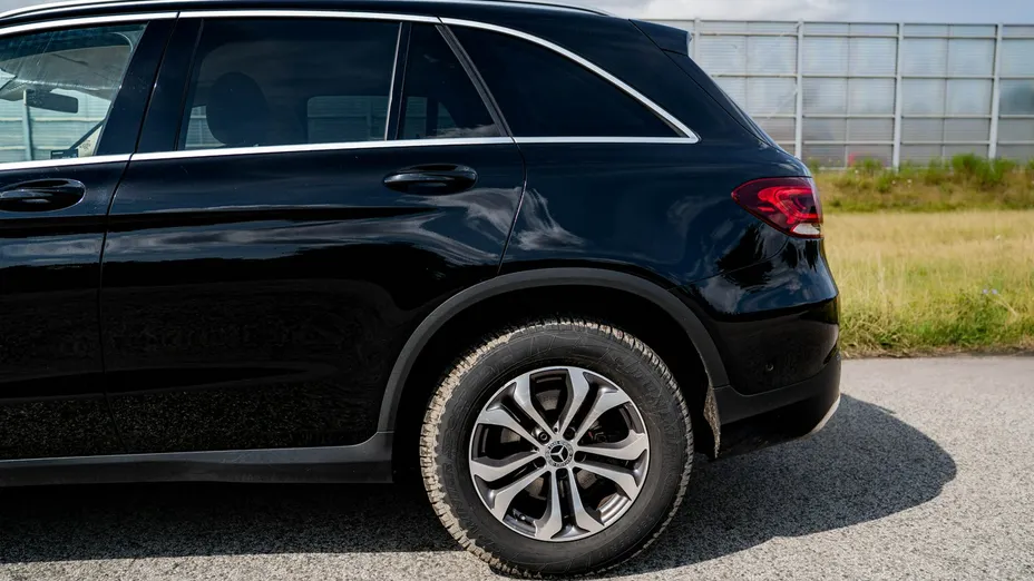 MERCEDES-BENZ GLC -