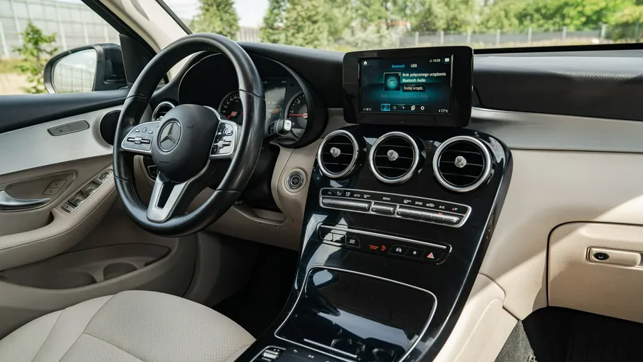 MERCEDES-BENZ GLC -