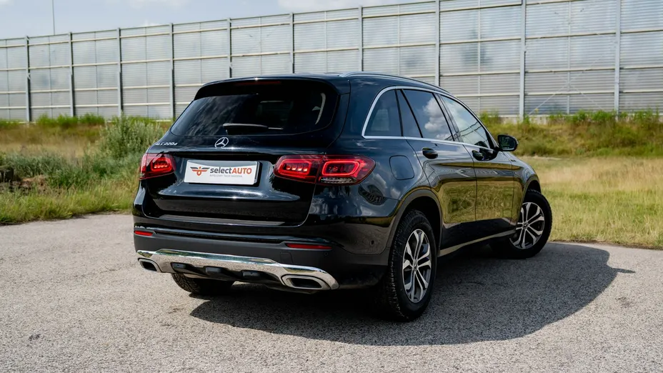 MERCEDES-BENZ GLC -