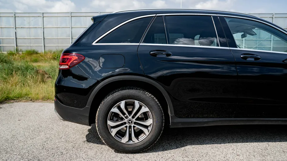 MERCEDES-BENZ GLC -