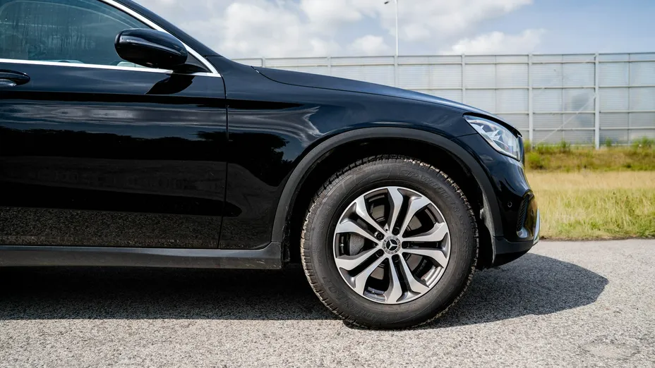 MERCEDES-BENZ GLC -