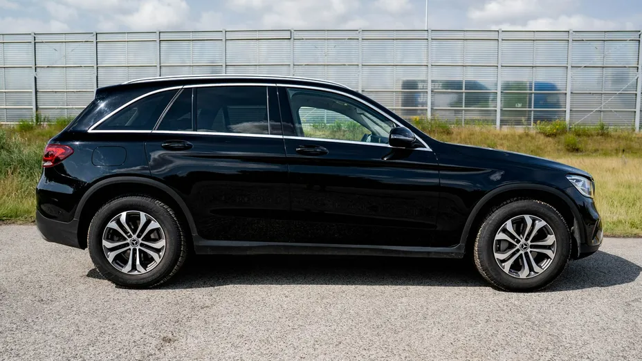 MERCEDES-BENZ GLC -