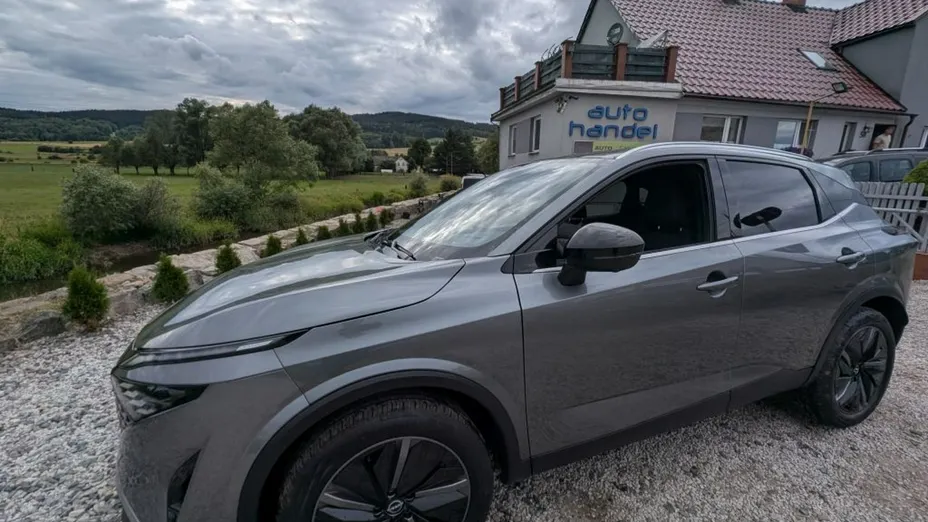 NISSAN Qashqai -