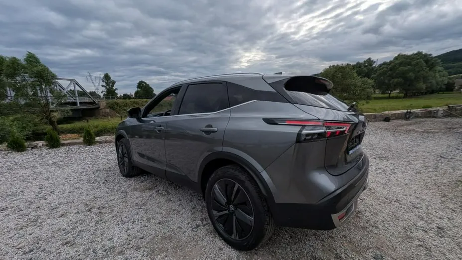 NISSAN Qashqai -