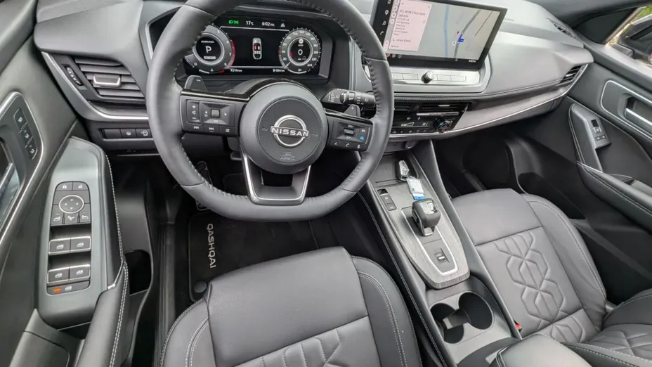 NISSAN Qashqai -