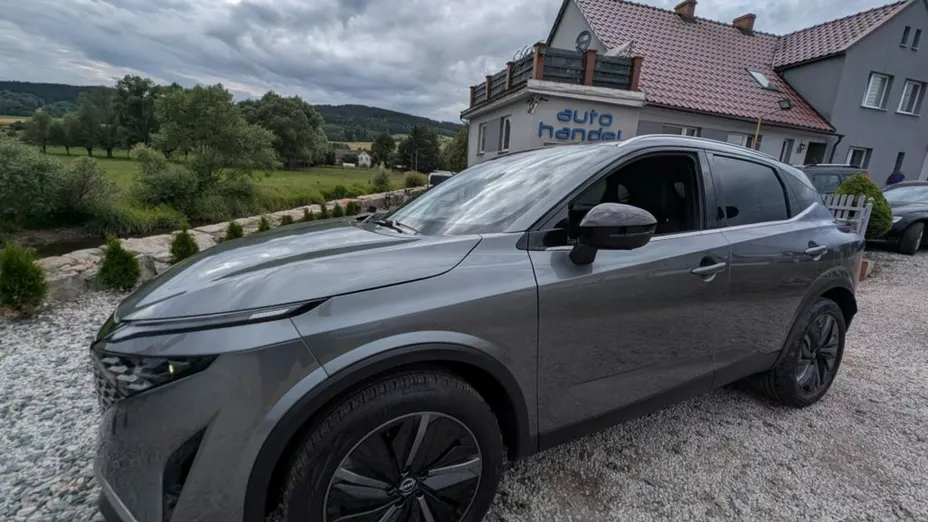 NISSAN Qashqai -