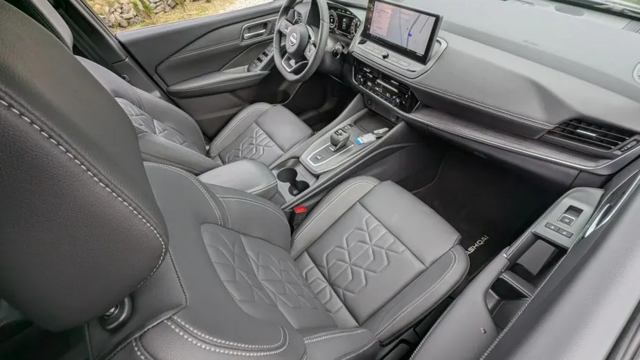 NISSAN Qashqai -