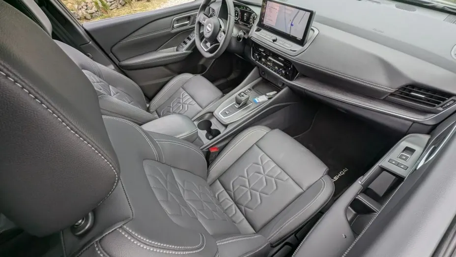 NISSAN Qashqai -