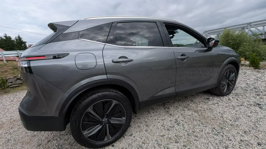 NISSAN Qashqai -
