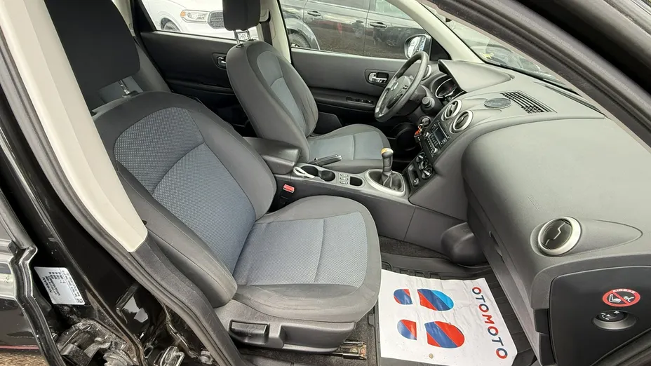 NISSAN Qashqai -