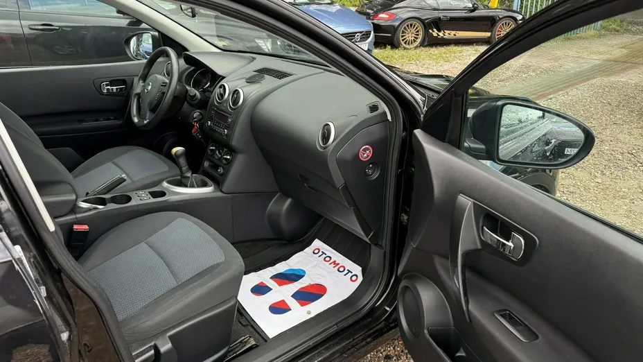 NISSAN Qashqai -