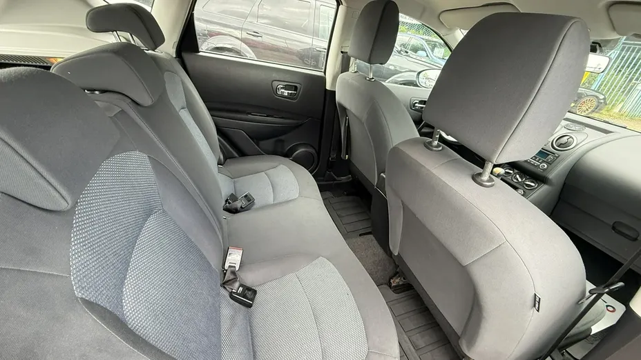 NISSAN Qashqai -