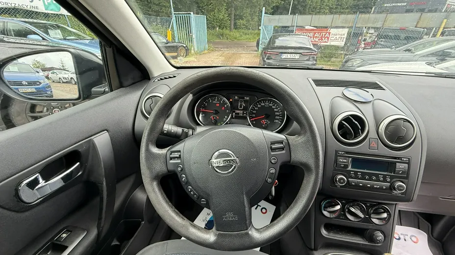 NISSAN Qashqai -