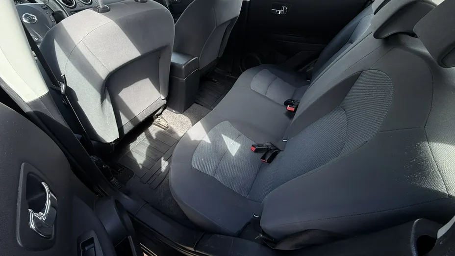 NISSAN Qashqai -