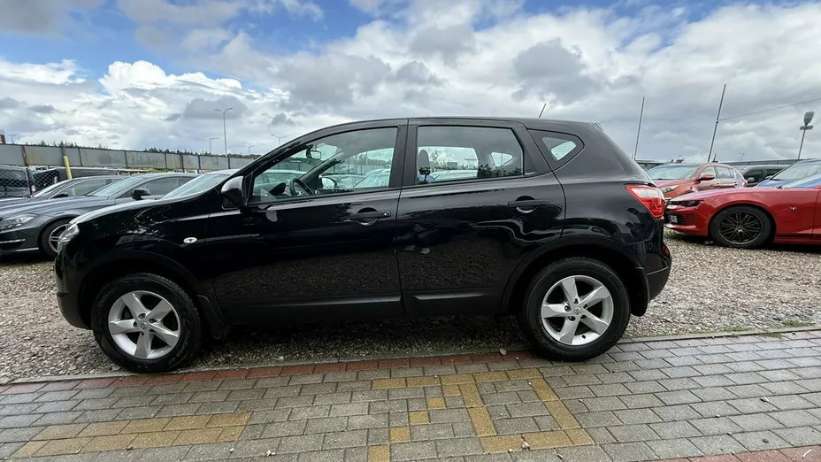 NISSAN Qashqai -