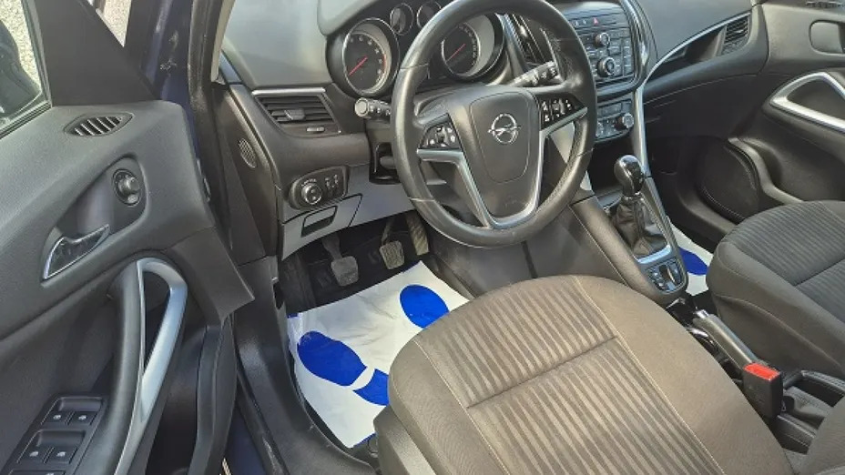 OPEL Zafira -
