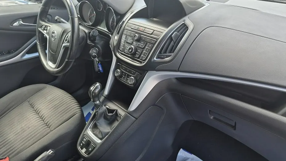 OPEL Zafira -