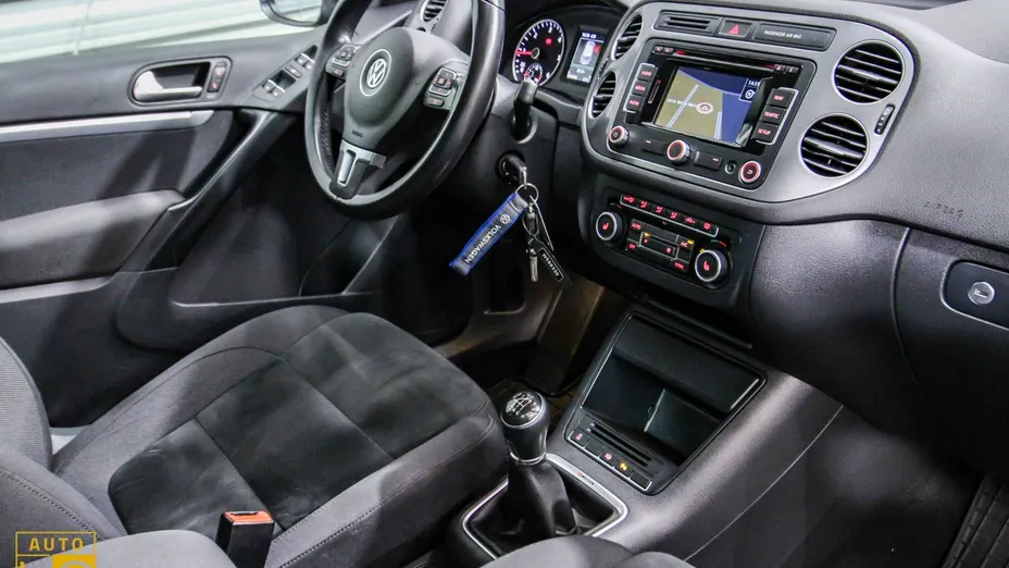 VOLKSWAGEN Tiguan -