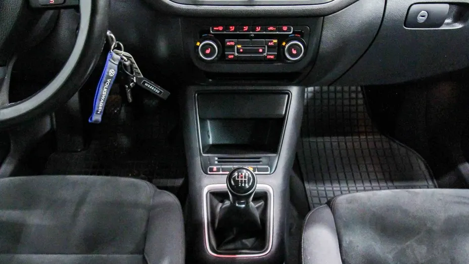VOLKSWAGEN Tiguan -