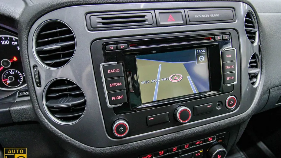 VOLKSWAGEN Tiguan -