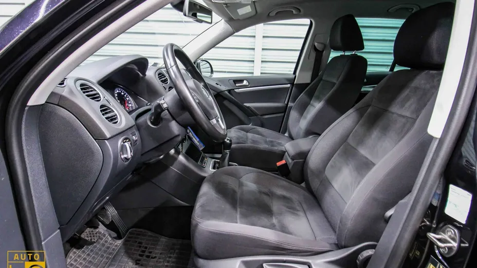 VOLKSWAGEN Tiguan -
