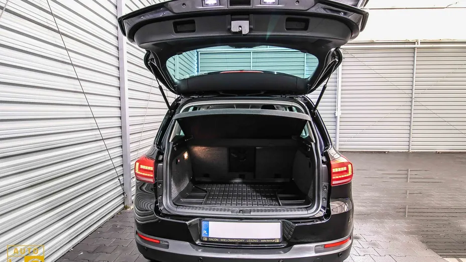 VOLKSWAGEN Tiguan -