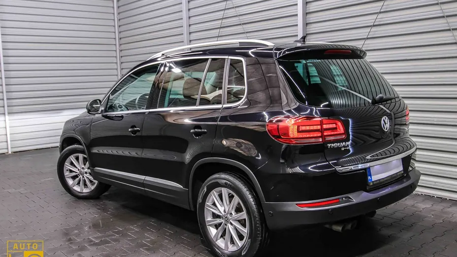 VOLKSWAGEN Tiguan -