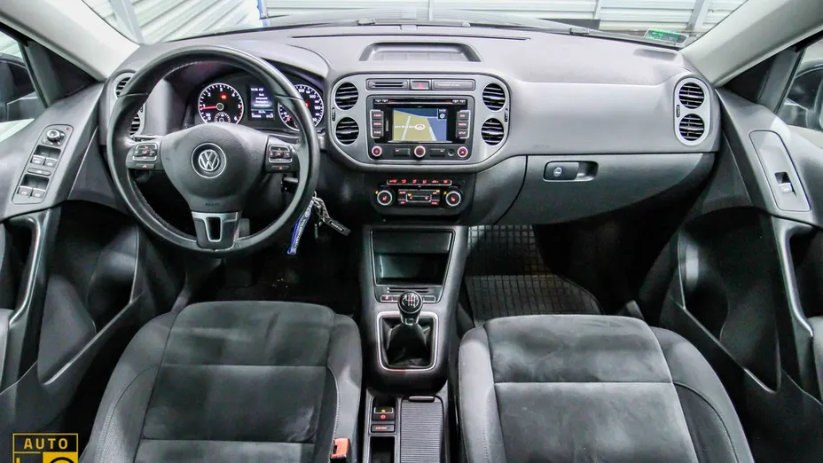 VOLKSWAGEN Tiguan -