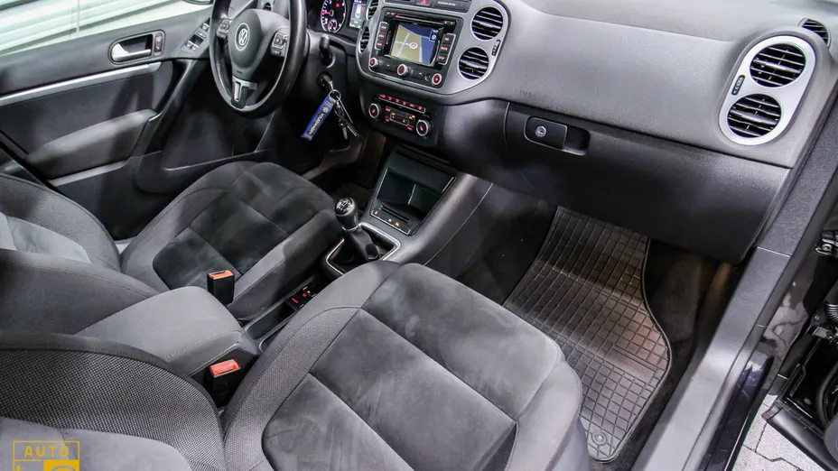VOLKSWAGEN Tiguan -