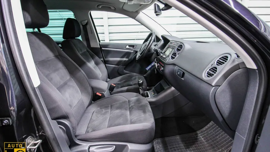 VOLKSWAGEN Tiguan -