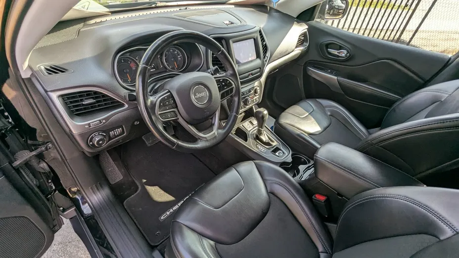 JEEP Cherokee -