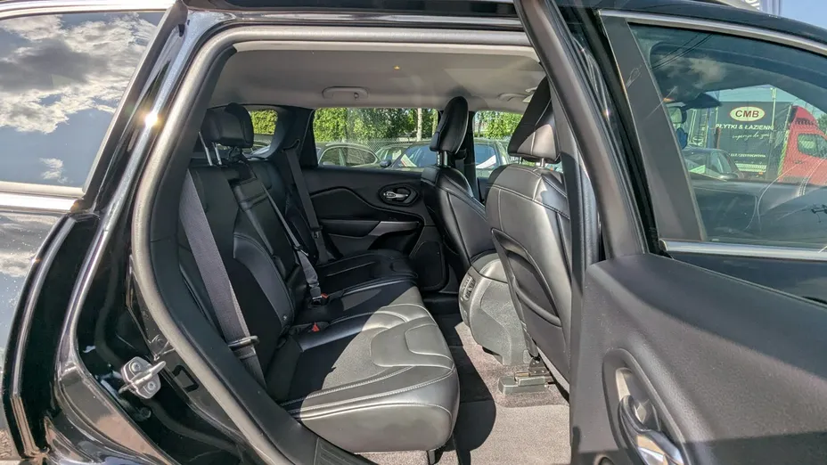 JEEP Cherokee -