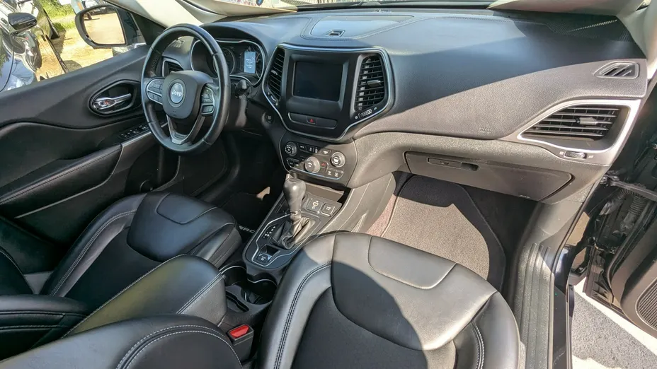 JEEP Cherokee -