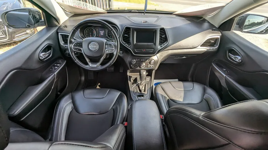 JEEP Cherokee -