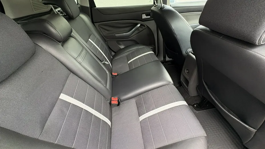 FORD Kuga -