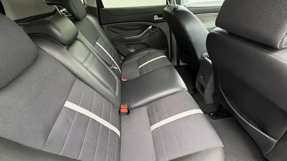 FORD Kuga -