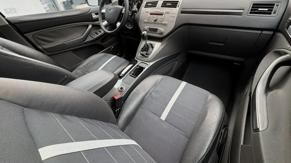 FORD Kuga -