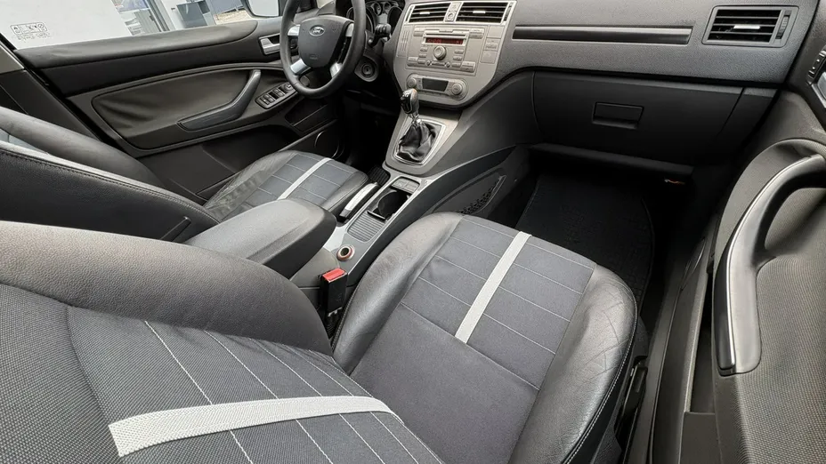 FORD Kuga -