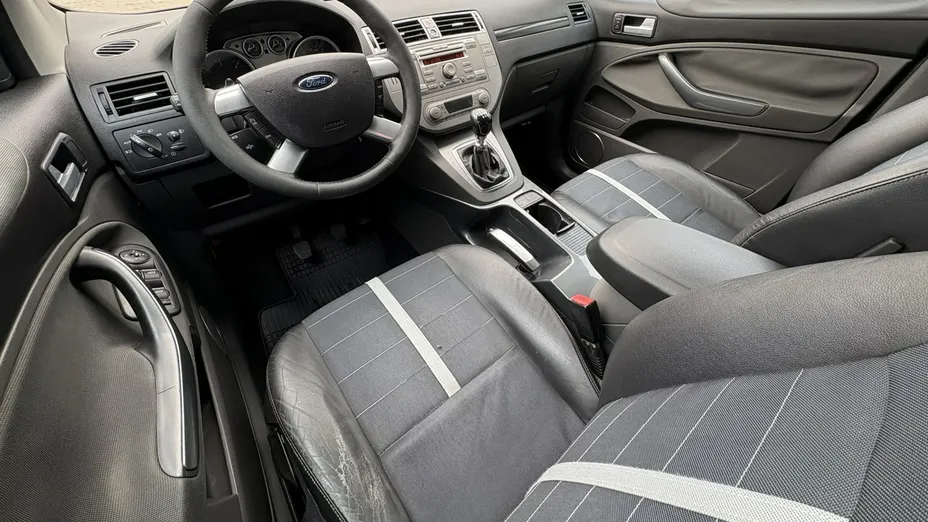 FORD Kuga -
