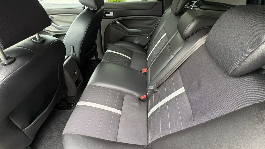 FORD Kuga -