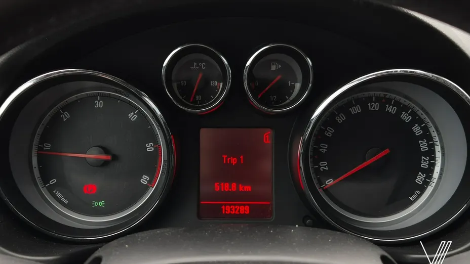 OPEL Insignia -