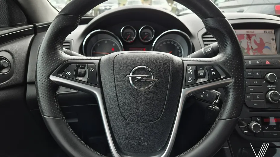 OPEL Insignia -
