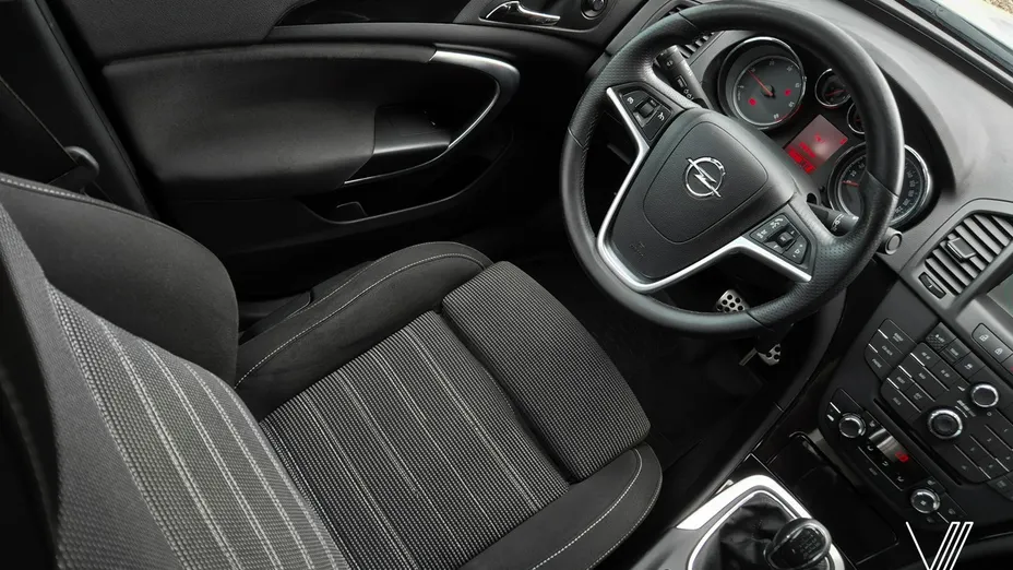 OPEL Insignia -
