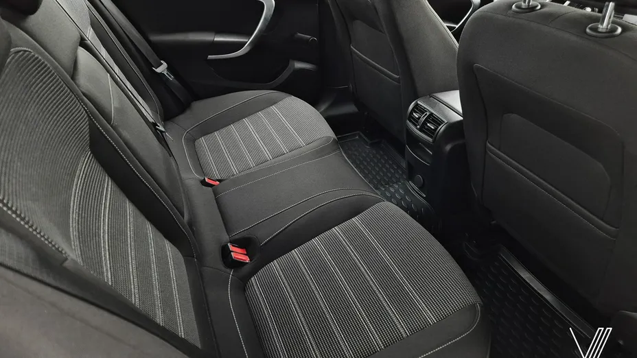 OPEL Insignia -