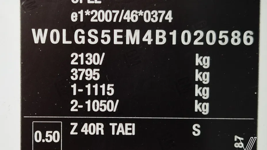 OPEL Insignia -
