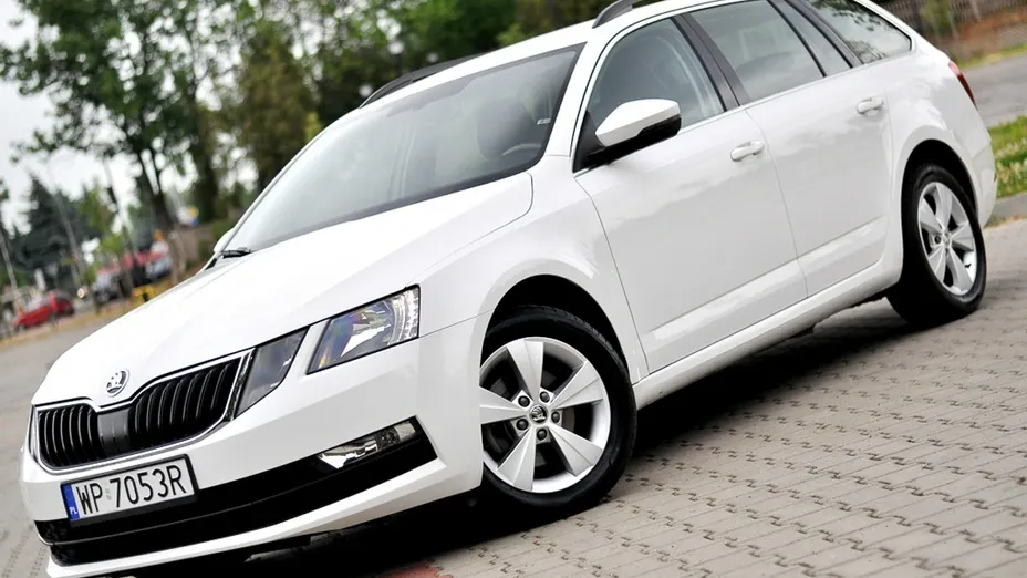 SKODA Octavia -