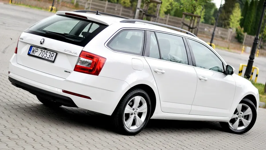 SKODA Octavia -